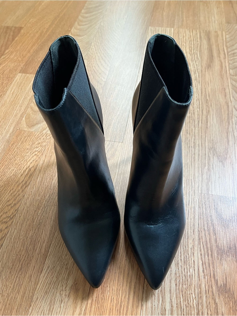 Schutz Black Pointed Leather Ankle Boots (pull on)
